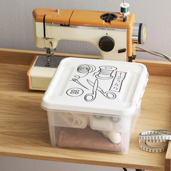 Boîte à couture en plastique