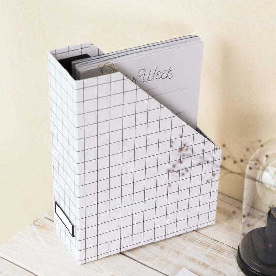 Range dossiers quadrillé avec étiquette