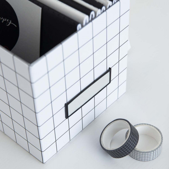 Boîte à CD quadrillée avec étiquette