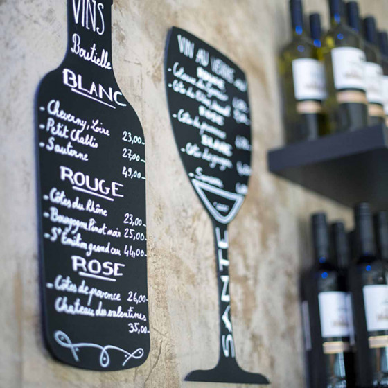 Ardoise murale en forme de verre