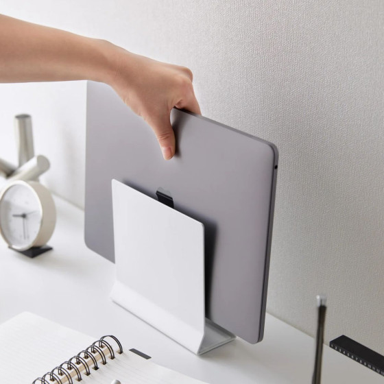 Support vertical pour ordinateur portable