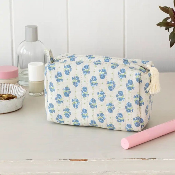 Petite trousse de toilette matelassée