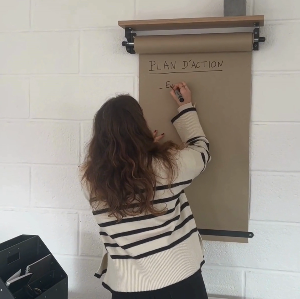 Porte-rouleau de papier kraft mural